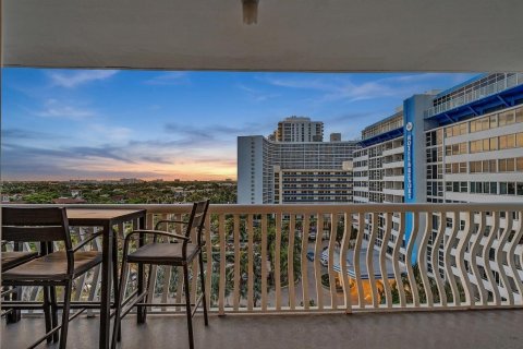 Condo in Fort Lauderdale, Florida, 2 bedrooms № 2154967 - photo 28