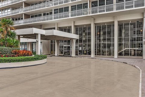 Condo in Fort Lauderdale, Florida, 2 bedrooms № 2154967 - photo 3