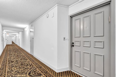 Condo in Fort Lauderdale, Florida, 2 bedrooms № 2154967 - photo 6