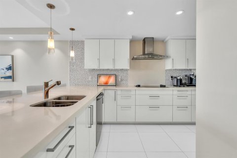Condo in Fort Lauderdale, Florida, 2 bedrooms № 2154967 - photo 15