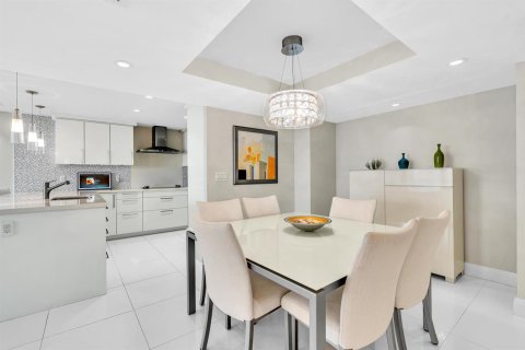 Condo in Fort Lauderdale, Florida, 2 bedrooms № 2154967 - photo 10
