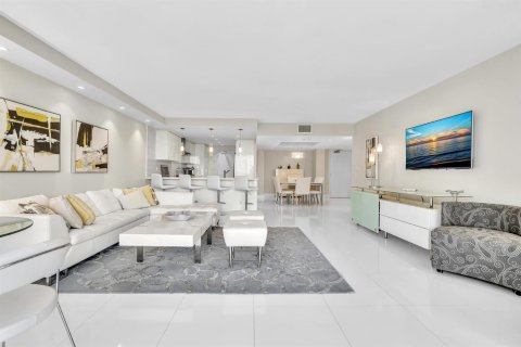 Condo in Fort Lauderdale, Florida, 2 bedrooms № 2154967 - photo 24