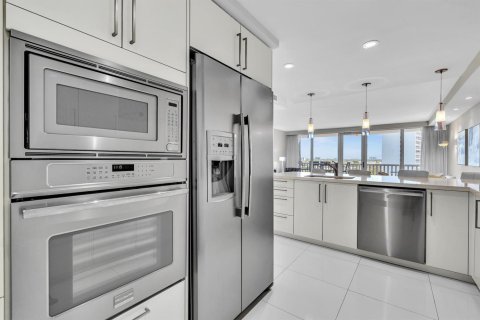 Condo in Fort Lauderdale, Florida, 2 bedrooms № 2154967 - photo 17