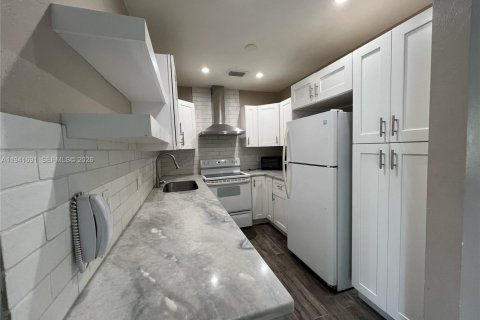 Casa en venta en Miami, Florida, 2 dormitorios, 130.43 m2 № 2002674 - foto 6