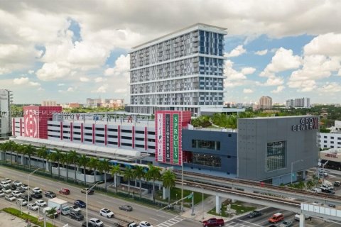 Casa en venta en Miami, Florida, 2 dormitorios, 130.43 m2 № 2002674 - foto 21