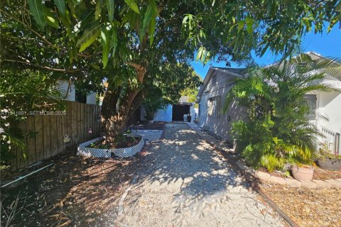 Casa en venta en Miami, Florida, 2 dormitorios, 130.43 m2 № 2002674 - foto 18