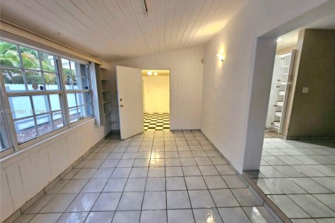 Casa en venta en Miami, Florida, 2 dormitorios, 130.43 m2 № 2002674 - foto 16