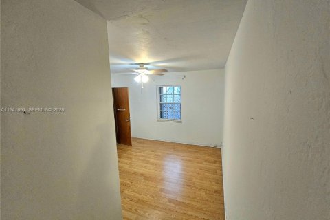 Casa en venta en Miami, Florida, 2 dormitorios, 130.43 m2 № 2002674 - foto 10