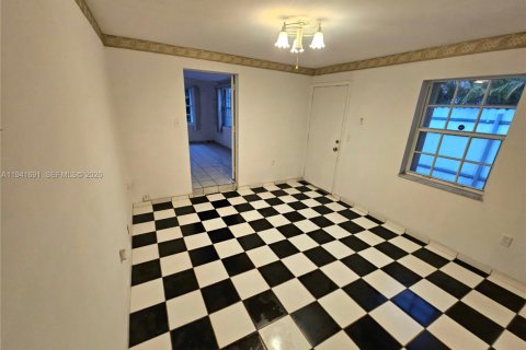Casa en venta en Miami, Florida, 2 dormitorios, 130.43 m2 № 2002674 - foto 14