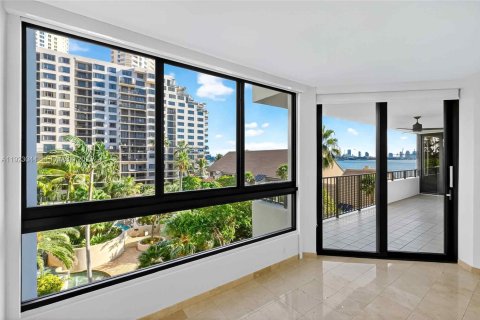 Condominio en venta en Miami, Florida, 3 dormitorios, 150.87 m2 № 1982551 - foto 14