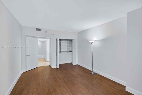 Condominio en venta en Miami, Florida, 3 dormitorios, 150.87 m2 № 1982551 - foto 23