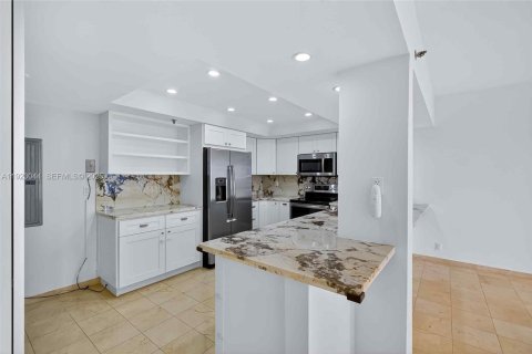 Condominio en venta en Miami, Florida, 3 dormitorios, 150.87 m2 № 1982551 - foto 10