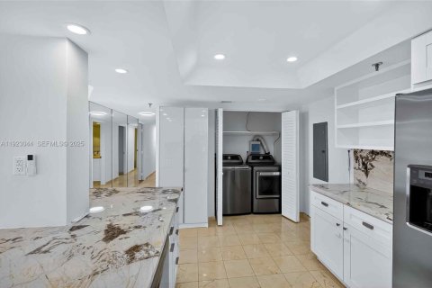 Condominio en venta en Miami, Florida, 3 dormitorios, 150.87 m2 № 1982551 - foto 12
