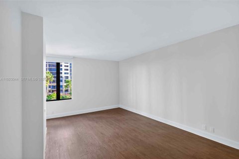 Condominio en venta en Miami, Florida, 3 dormitorios, 150.87 m2 № 1982551 - foto 26