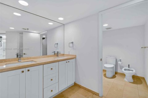 Condominio en venta en Miami, Florida, 3 dormitorios, 150.87 m2 № 1982551 - foto 29