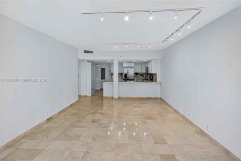 Condominio en venta en Miami, Florida, 3 dormitorios, 150.87 m2 № 1982551 - foto 16