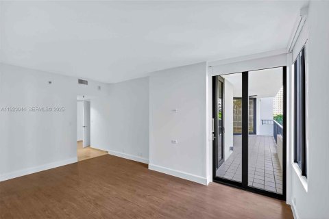 Condominio en venta en Miami, Florida, 3 dormitorios, 150.87 m2 № 1982551 - foto 25