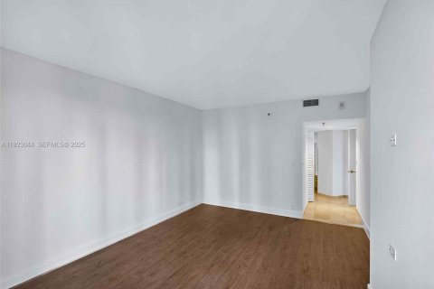 Condominio en venta en Miami, Florida, 3 dormitorios, 150.87 m2 № 1982551 - foto 27