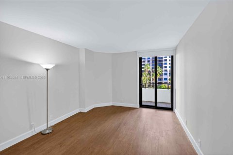 Condominio en venta en Miami, Florida, 3 dormitorios, 150.87 m2 № 1982551 - foto 22