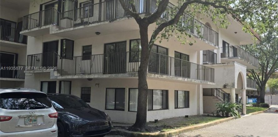 Кондоминиум с 2 спальнями в Дейви, Флорида № 2066123