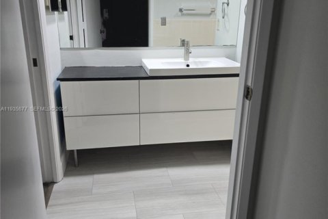 Снять в аренду кондоминиум в Дейви, Флорида 2 спальни, 102.19м2, № 2066123 - фото 10