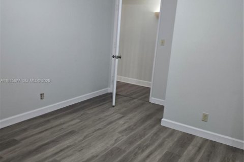 Снять в аренду кондоминиум в Дейви, Флорида 2 спальни, 102.19м2, № 2066123 - фото 11