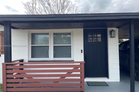 House in Melbourne, Florida 3 bedrooms, 93.46 sq.m. № 2021859 - photo 5