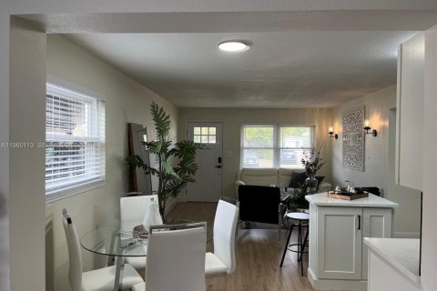 House in Melbourne, Florida 3 bedrooms, 93.46 sq.m. № 2021859 - photo 25