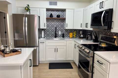 House in Melbourne, Florida 3 bedrooms, 93.46 sq.m. № 2021859 - photo 20