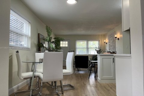 House in Melbourne, Florida 3 bedrooms, 93.46 sq.m. № 2021859 - photo 24