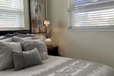 House in Melbourne, Florida 3 bedrooms, 93.46 sq.m. № 2021859 - photo 27