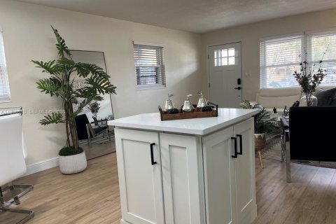 House in Melbourne, Florida 3 bedrooms, 93.46 sq.m. № 2021859 - photo 22