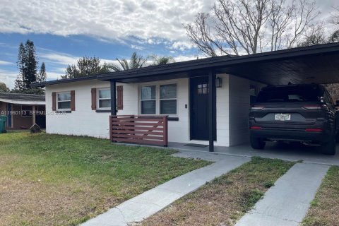 House in Melbourne, Florida 3 bedrooms, 93.46 sq.m. № 2021859 - photo 3