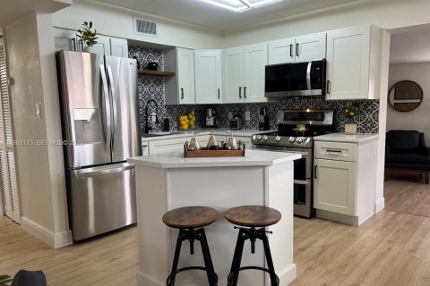 House in Melbourne, Florida 3 bedrooms, 93.46 sq.m. № 2021859 - photo 19