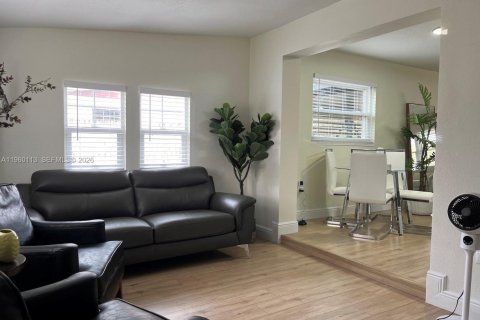 House in Melbourne, Florida 3 bedrooms, 93.46 sq.m. № 2021859 - photo 13