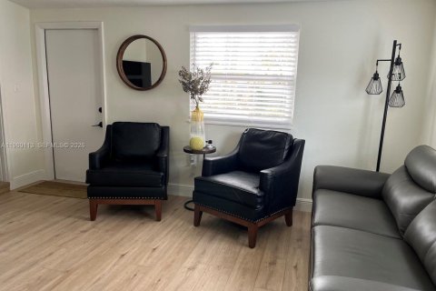 House in Melbourne, Florida 3 bedrooms, 93.46 sq.m. № 2021859 - photo 12