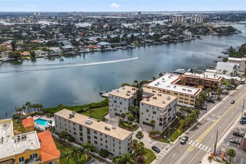 Condominio en venta en Treasure Island, Florida, 2 dormitorios, 122.63 m2 № 1530419 - foto 7