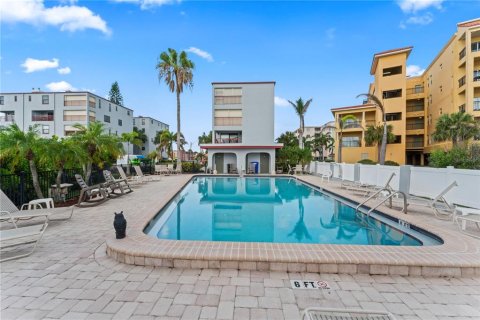 Condominio en venta en Treasure Island, Florida, 2 dormitorios, 122.63 m2 № 1530419 - foto 11