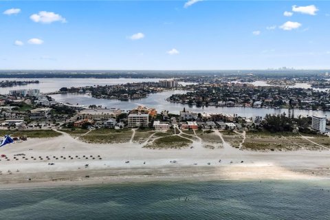 Condominio en venta en Treasure Island, Florida, 2 dormitorios, 122.63 m2 № 1530419 - foto 9