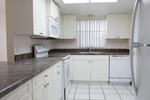 Copropriété à louer à Orlando, Floride: 2 chambres, 84.08 m2 № 2416709 - photo 3