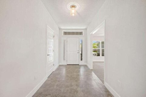 Villa ou maison à vendre à St. Lucie, Floride: 4 chambres, 196.58 m2 № 2397781 - photo 3