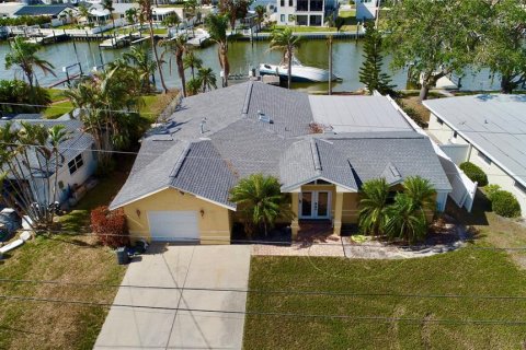 Casa en venta en Redington Beach, Florida, 3 dormitorios, 178.56 m2 № 1436442 - foto 2