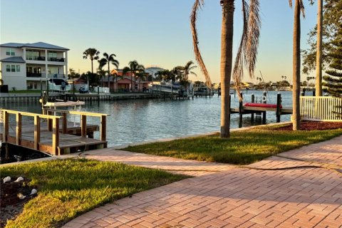 Casa en venta en Redington Beach, Florida, 3 dormitorios, 178.56 m2 № 1436442 - foto 7