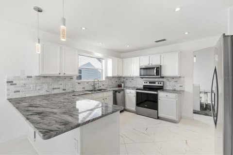 Casa en venta en The Villages, Florida, 3 dormitorios, 177.26 m2 № 1509240 - foto 5