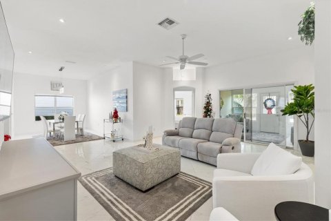 Casa en venta en The Villages, Florida, 3 dormitorios, 177.26 m2 № 1509240 - foto 12