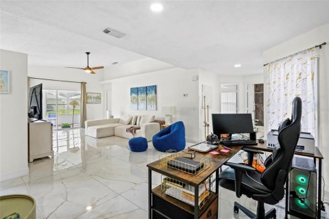 House in St. Lucie, Florida 3 bedrooms, 159.23 sq.m. № 2097802 - photo 9
