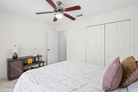 House in St. Lucie, Florida 3 bedrooms, 159.23 sq.m. № 2097802 - photo 15