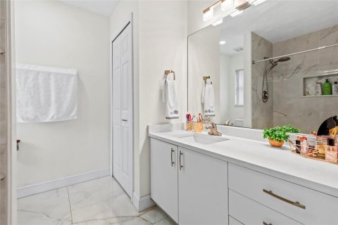 House in St. Lucie, Florida 3 bedrooms, 159.23 sq.m. № 2097802 - photo 24