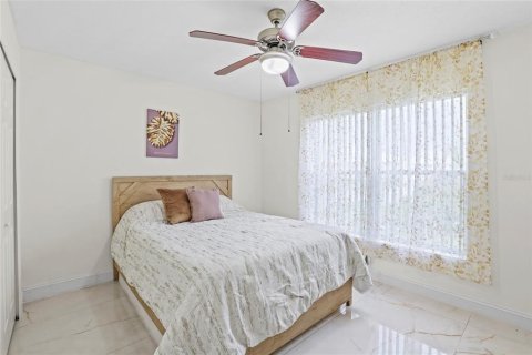 House in St. Lucie, Florida 3 bedrooms, 159.23 sq.m. № 2097802 - photo 14