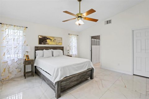 House in St. Lucie, Florida 3 bedrooms, 159.23 sq.m. № 2097802 - photo 18